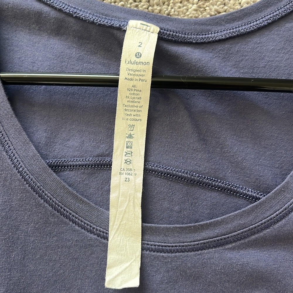 LuLuLemon tank, 2 - Picture 2 of 6